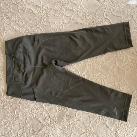 BROOKS Running Legging Crop Capri M (fits like a Small) - Picture 2 of 6